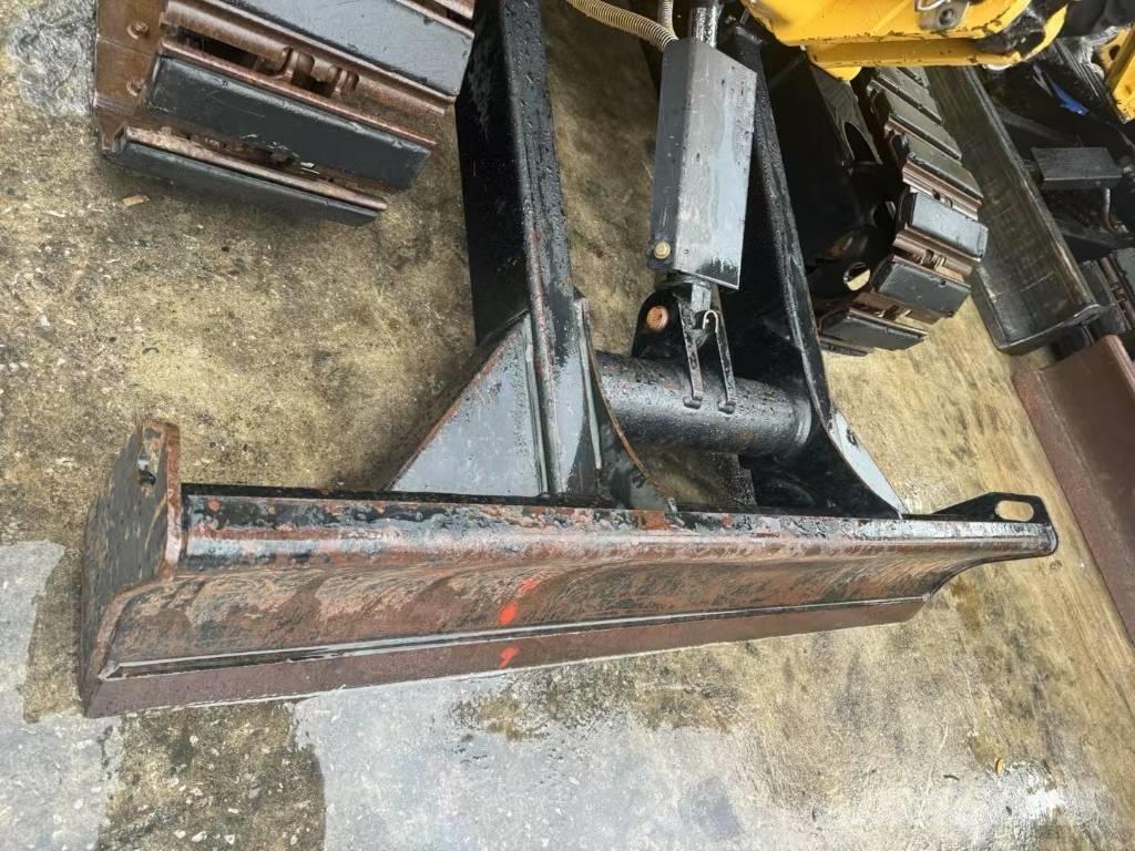 CAT 303 E CR Excavatoare pe șenile
