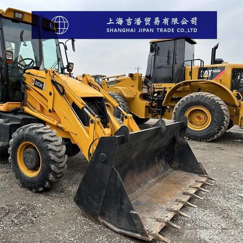 JCB 3 CX Incarcator pe pneuri