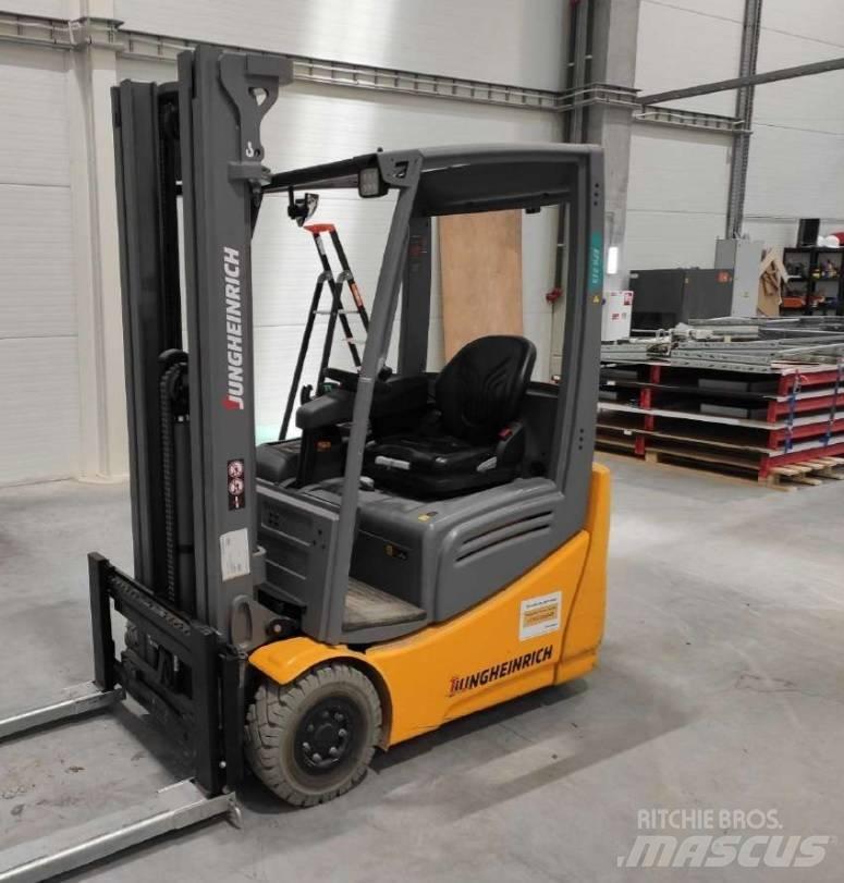 Jungheinrich EFG 215 Stivuitor electric