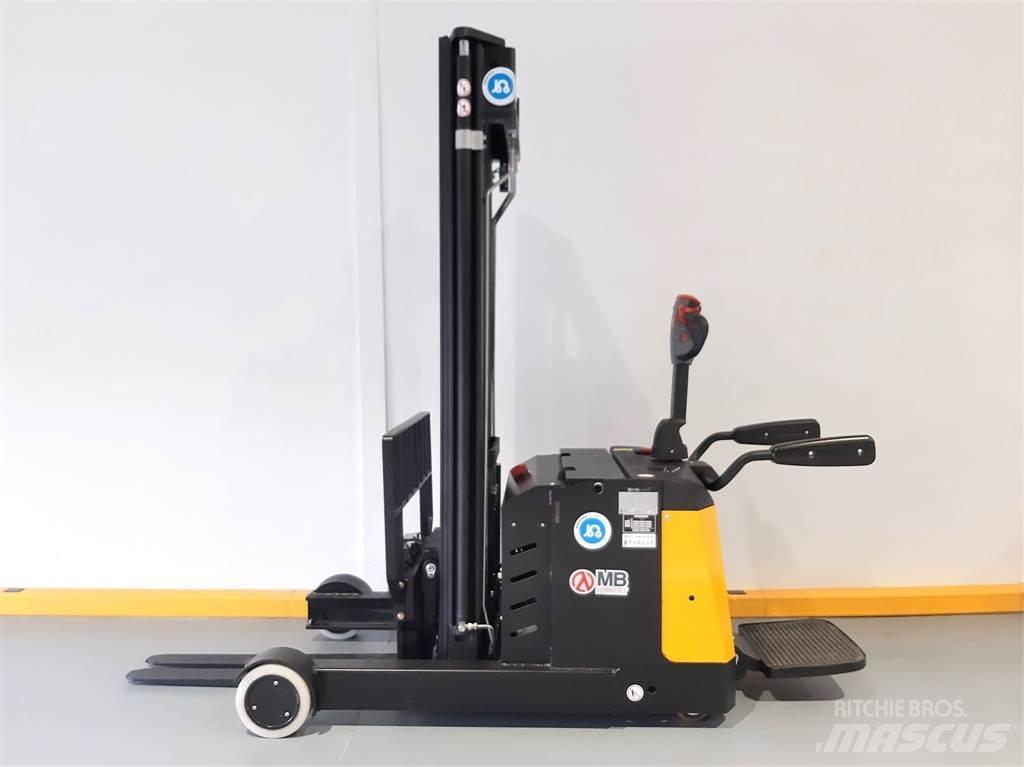  CQE15R Transpaleta cu platforma