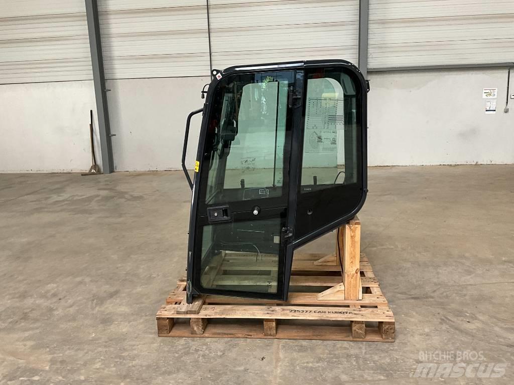 Kubota U 27-4 Cabine si interior