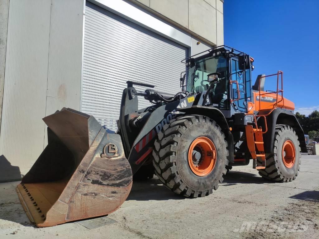 Doosan DL 380-7 Incarcator pe pneuri