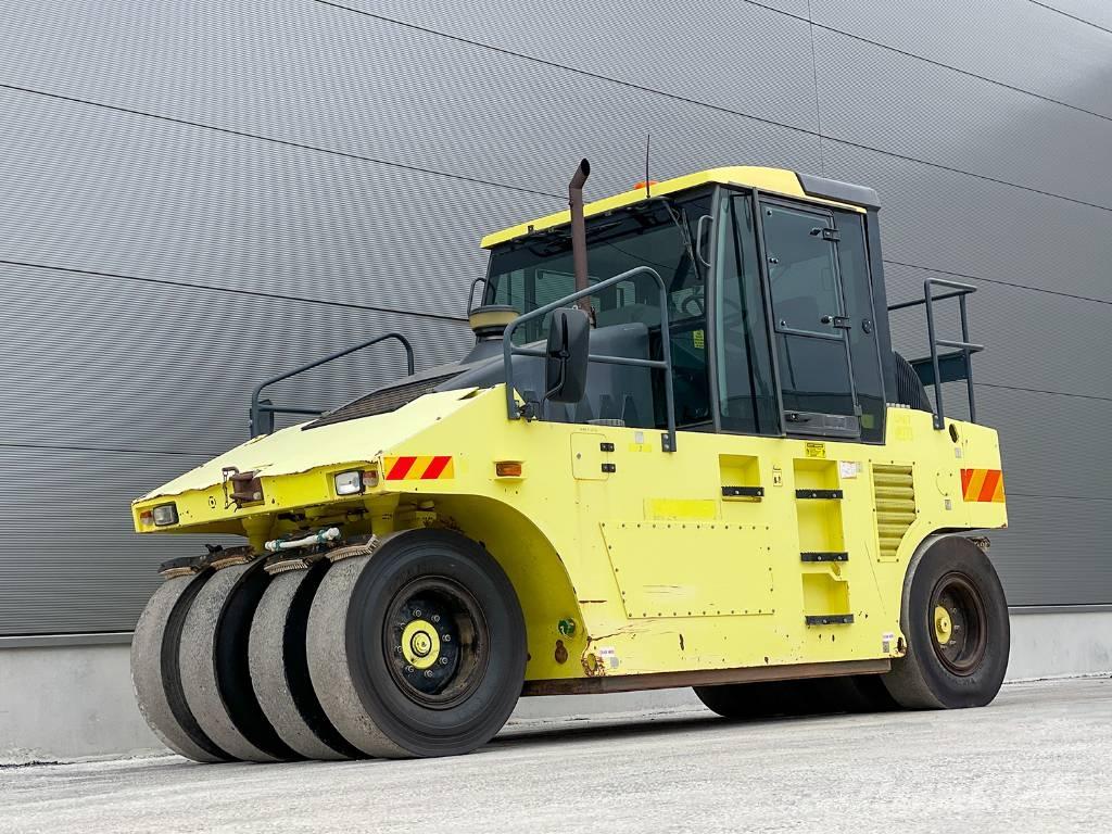 Ammann AP 240 Cilindri compactori cu roti