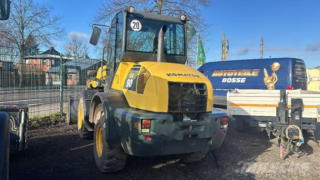 Komatsu WA 90 Incarcator pe pneuri