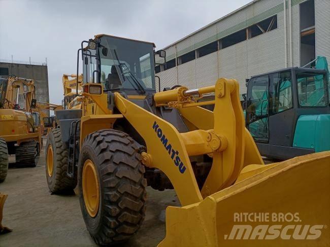 Komatsu WA 320 Incarcator pe pneuri