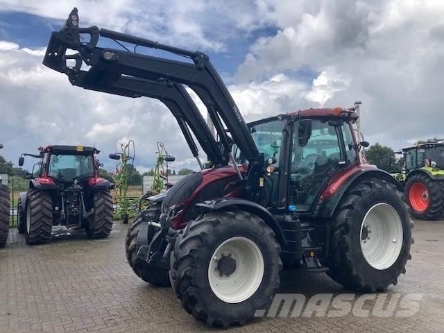 Valtra N155 Active Tractoare
