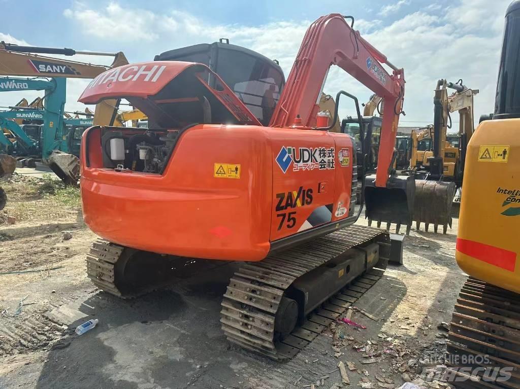 Hitachi ZX 75 Excavatoare 7t - 12t