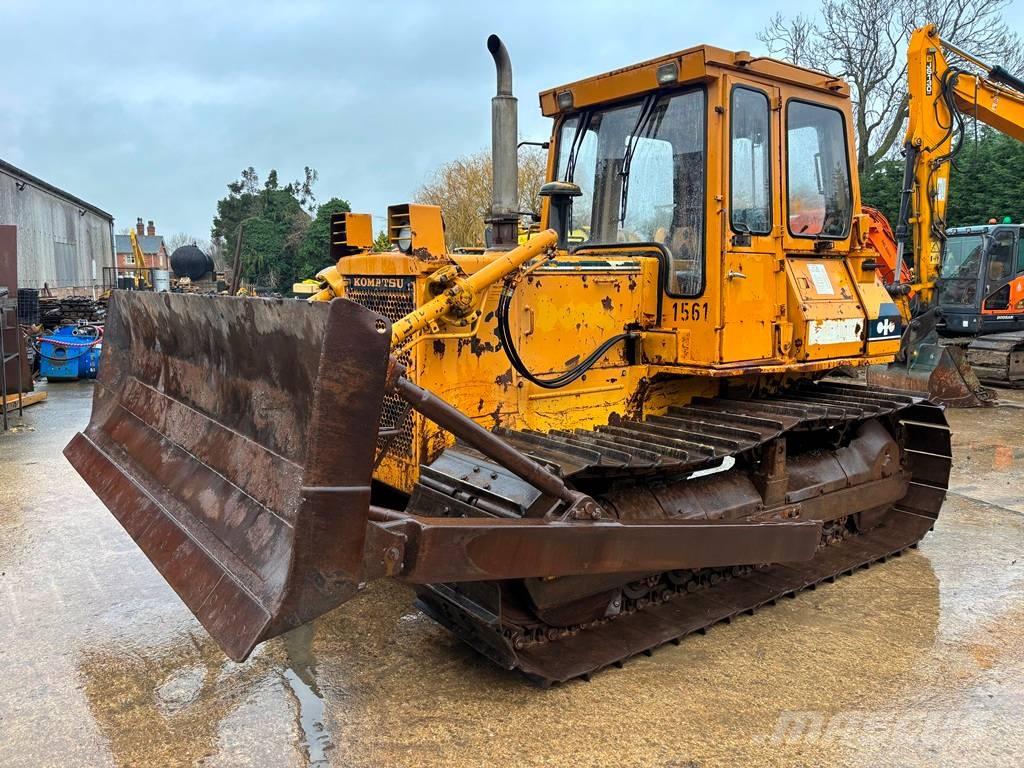 Komatsu D 41 P-3 Buldozere pe senile