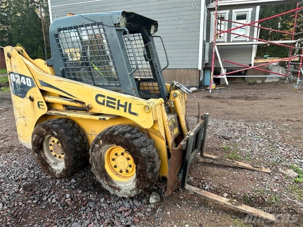 Gehl 4240 Mini incarcator
