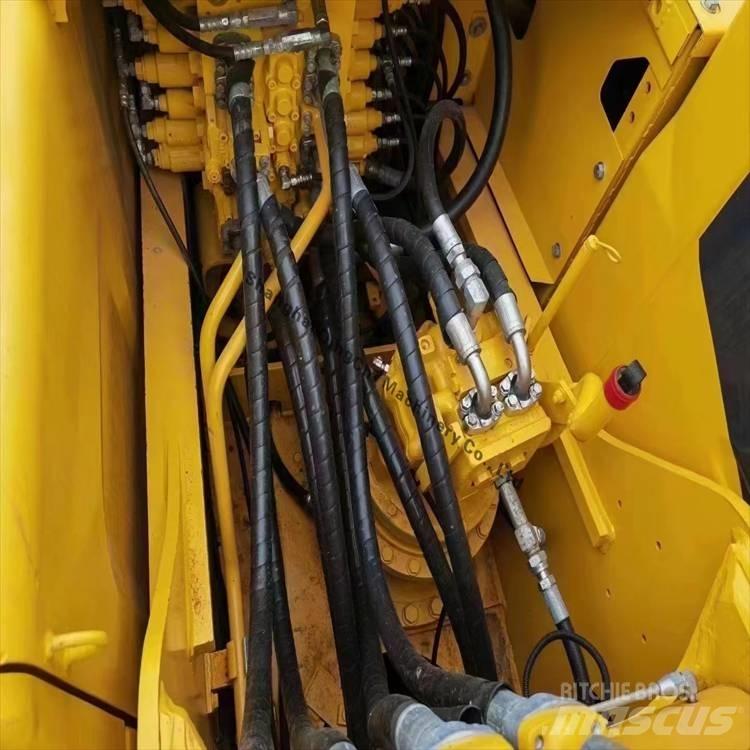 Komatsu 200-8 Excavatoare pe șenile
