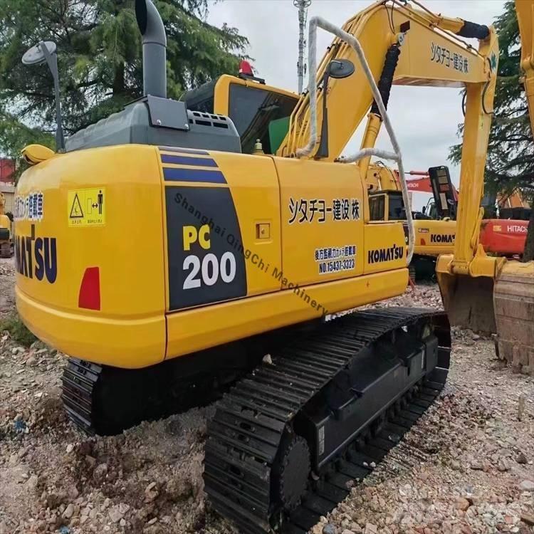 Komatsu 200-8 Excavatoare pe șenile
