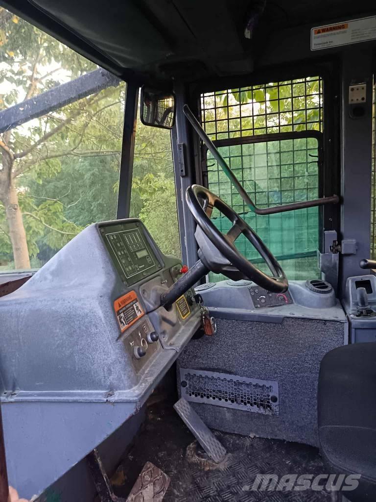 Timberjack 360 Utilaje de manevrarea a bustenilor