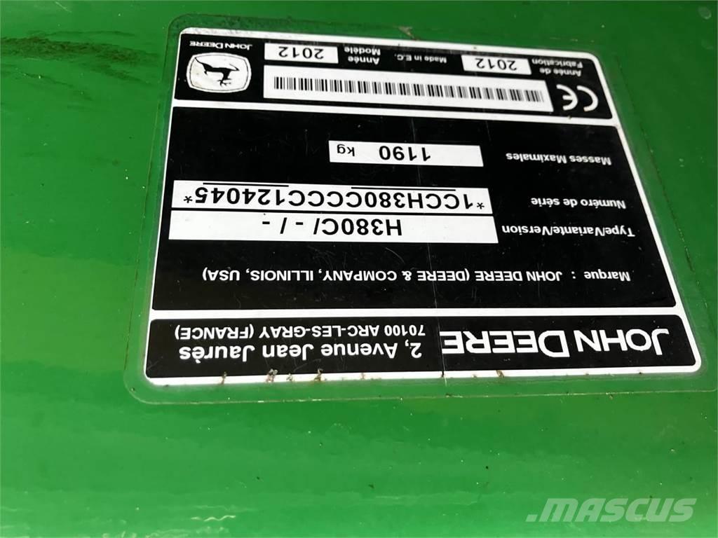 John Deere 6215R Tractoare