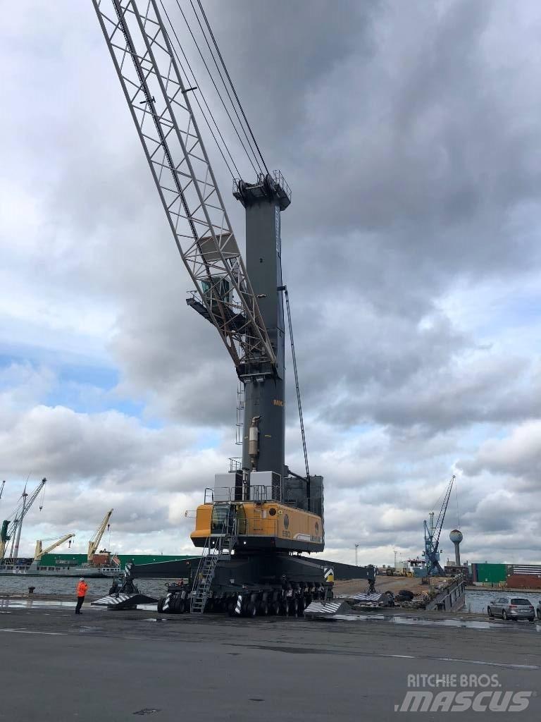 Liebherr LHM550 Macarale port