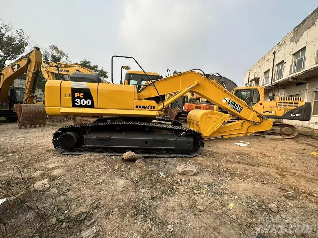 Komatsu PC 300 Excavatoare pe șenile
