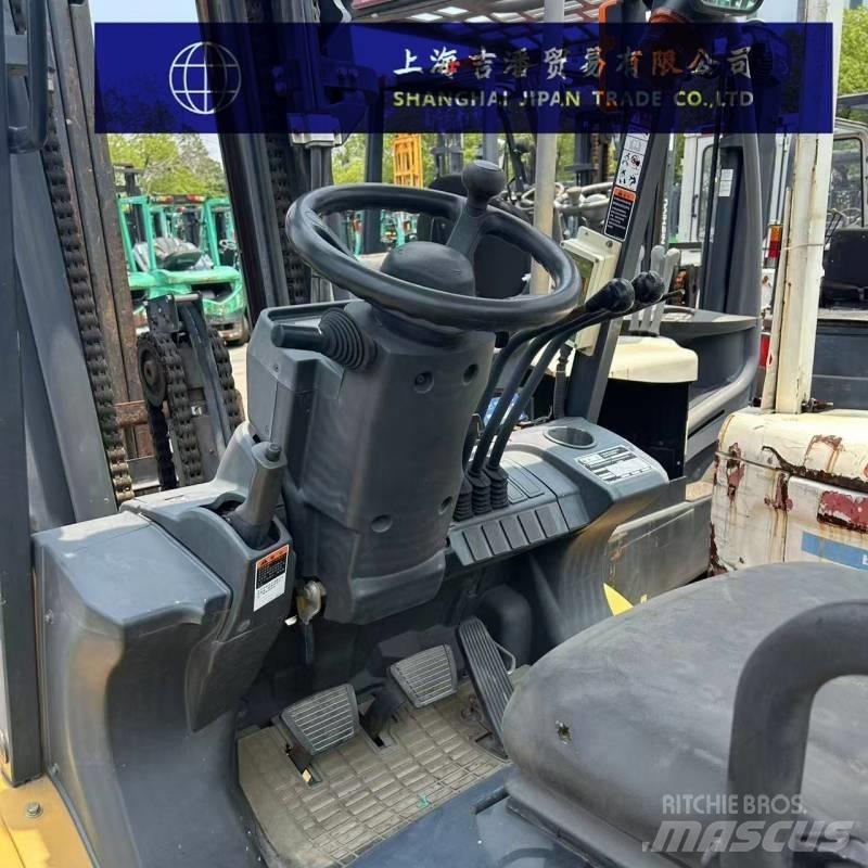 CAT DP 35 N Stivuitor diesel