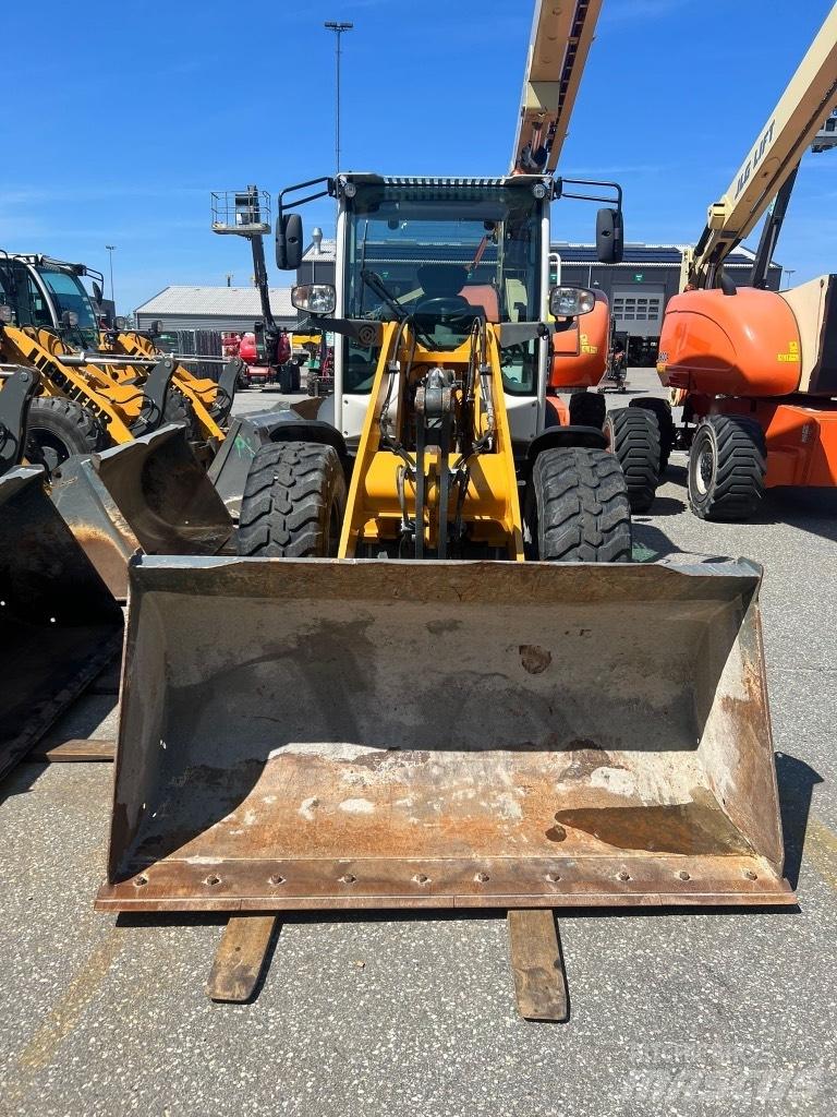 Liebherr L 506 Incarcator pe pneuri
