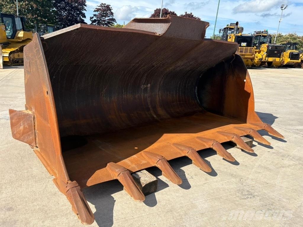 CAT 980 Bucket Pistoane