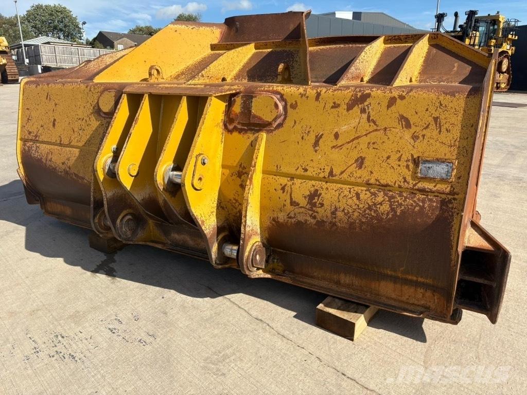 CAT 980 Bucket Pistoane