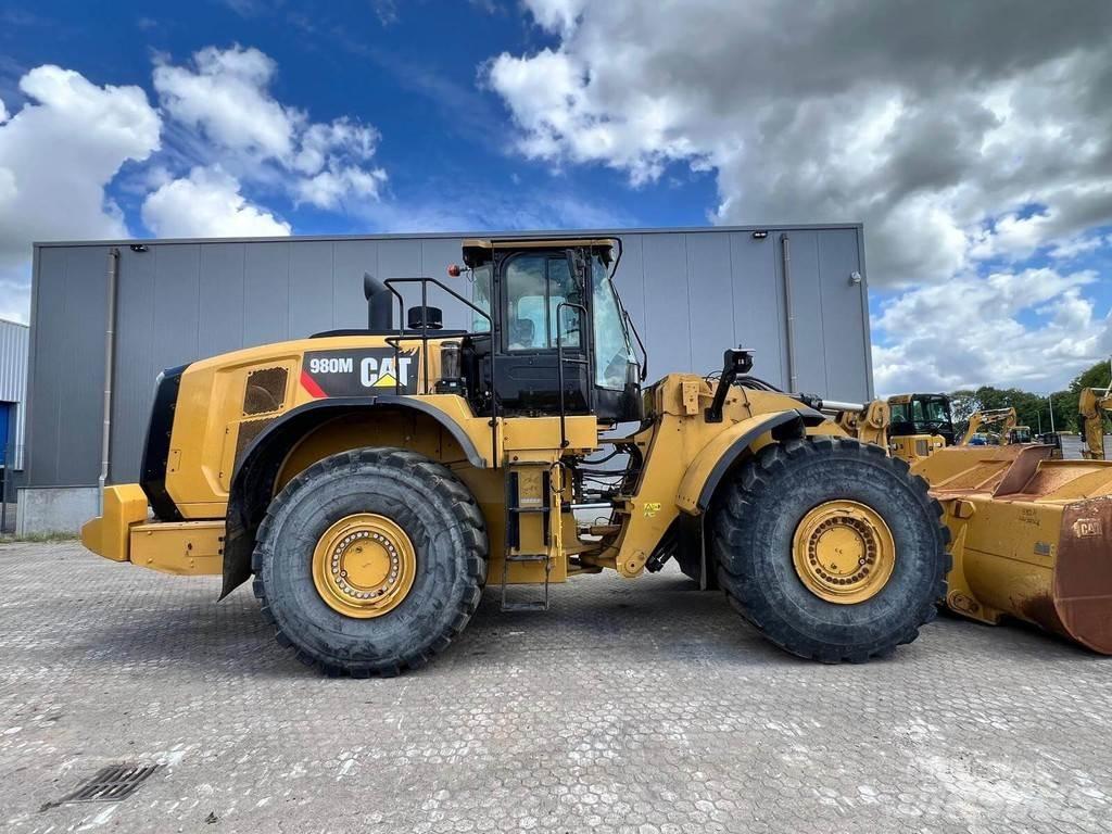 CAT 980M Incarcator pe pneuri