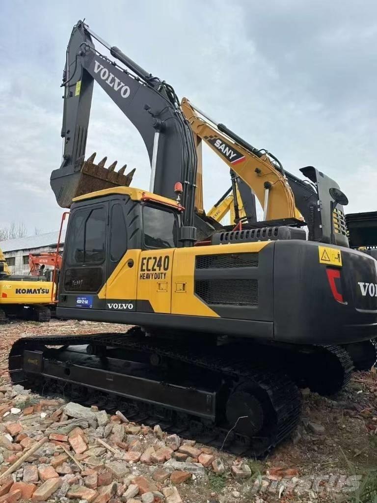Volvo 240 Excavatoare pe șenile
