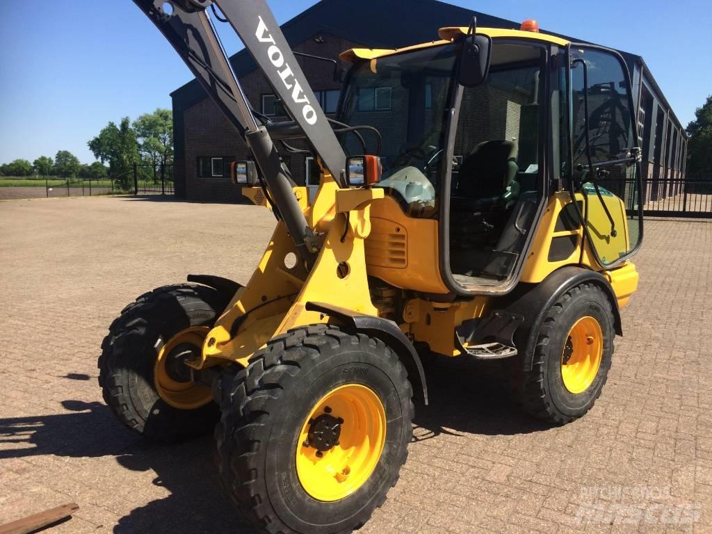 Volvo L 25 F Incarcator pe pneuri