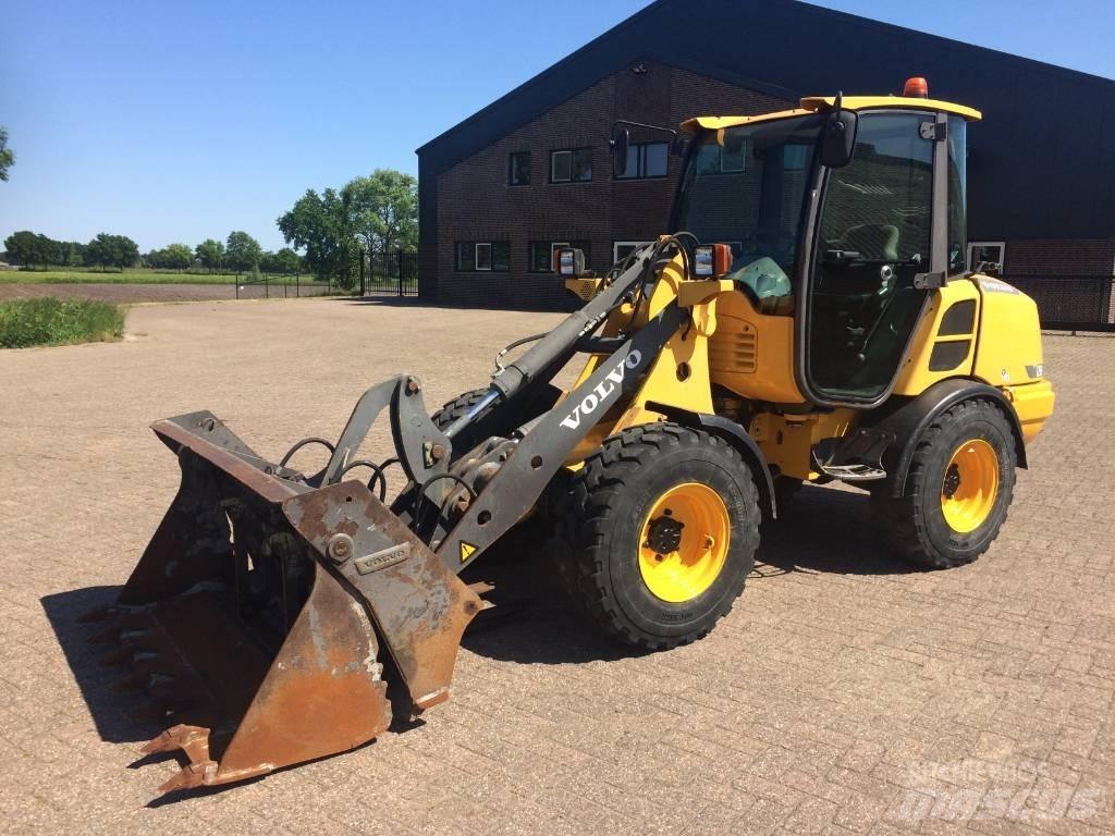 Volvo L 25 F Incarcator pe pneuri