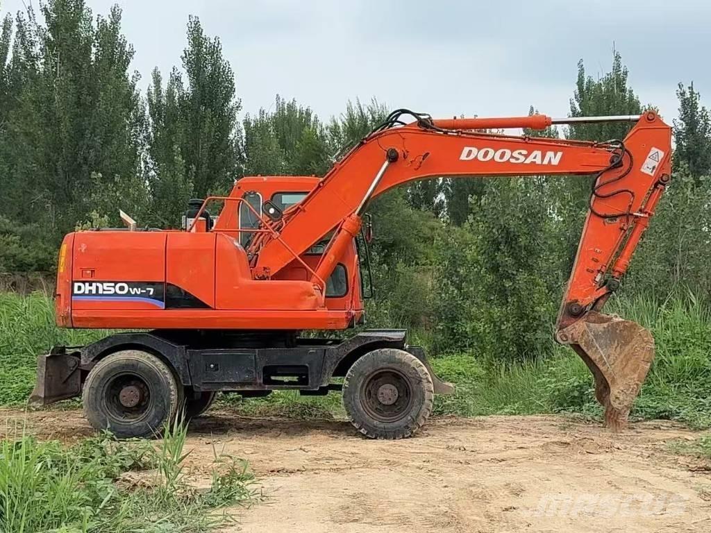 Doosan DH 150 W-7 Excavatoare cu roti