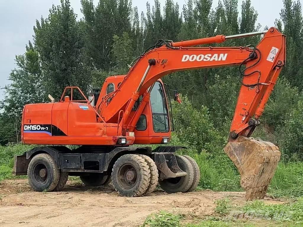 Doosan DH 150 W-7 Excavatoare cu roti