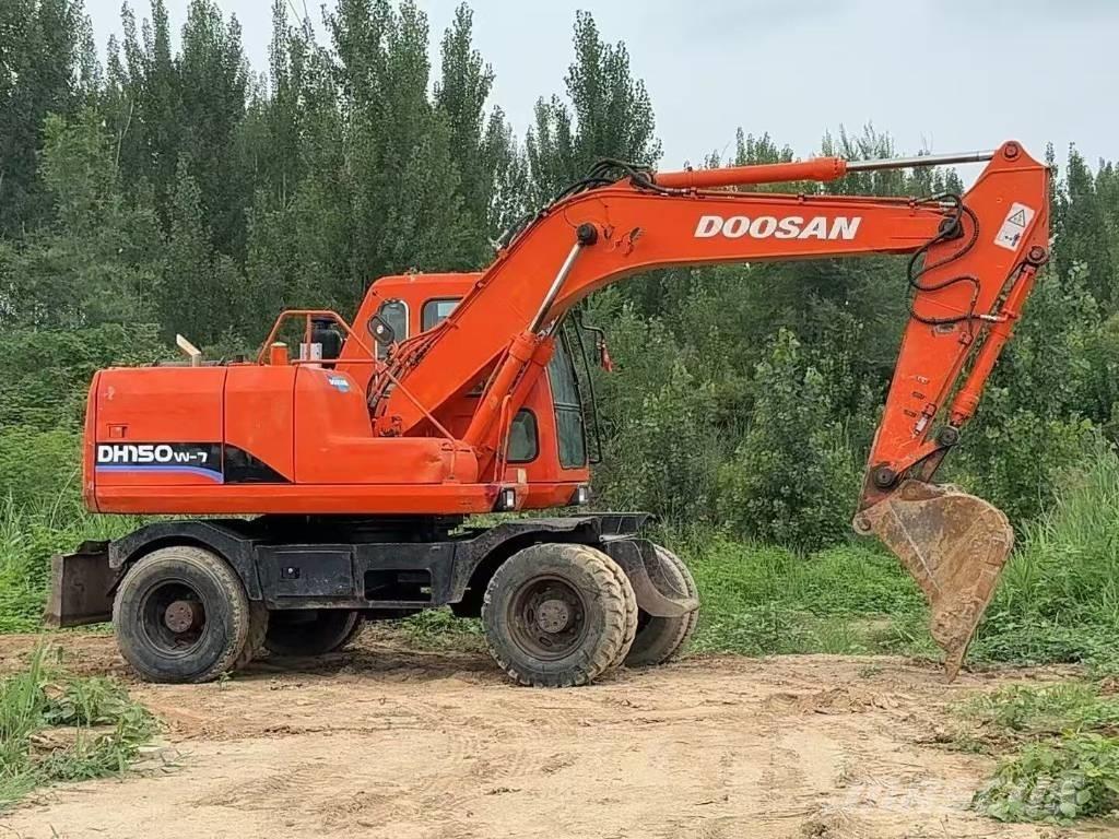 Doosan DH 150 W-7 Excavatoare cu roti