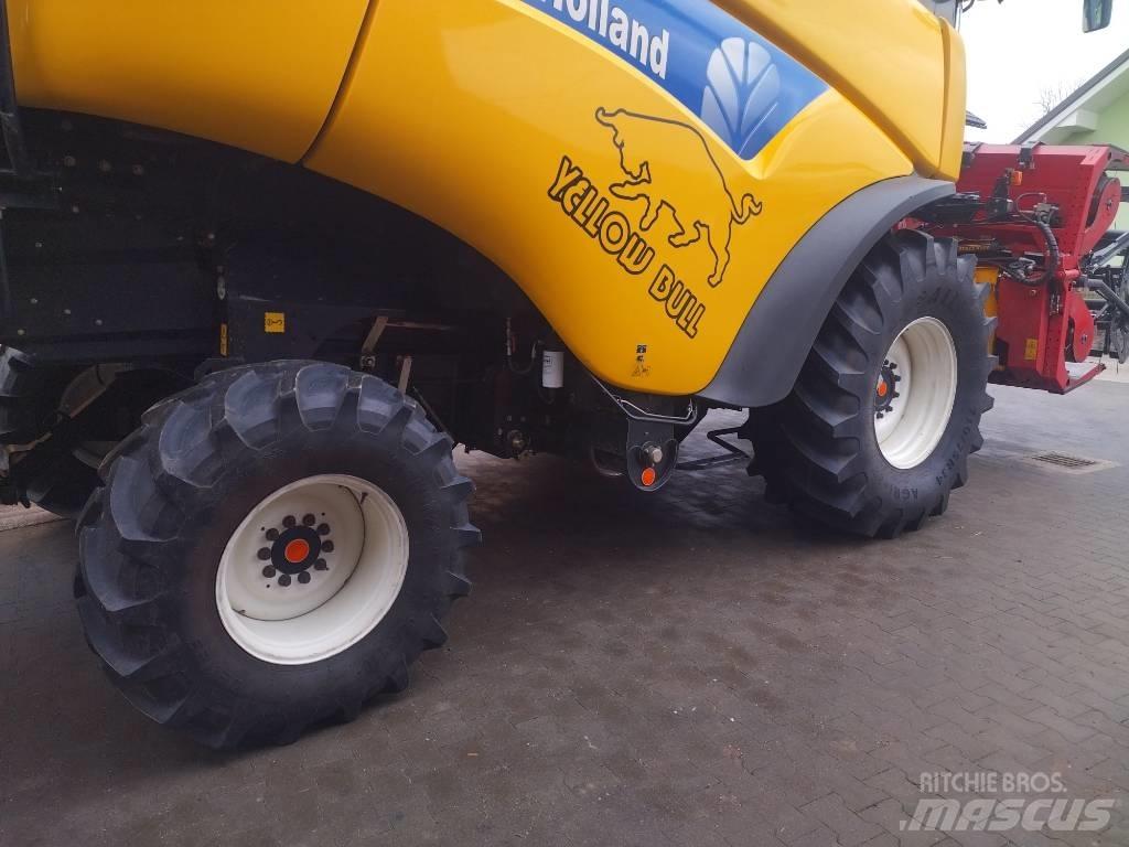 New Holland CX 8040 Combine de secerat