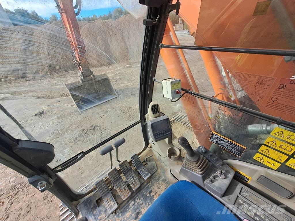 Hitachi ZX225USLC-3 Excavatoare pe șenile
