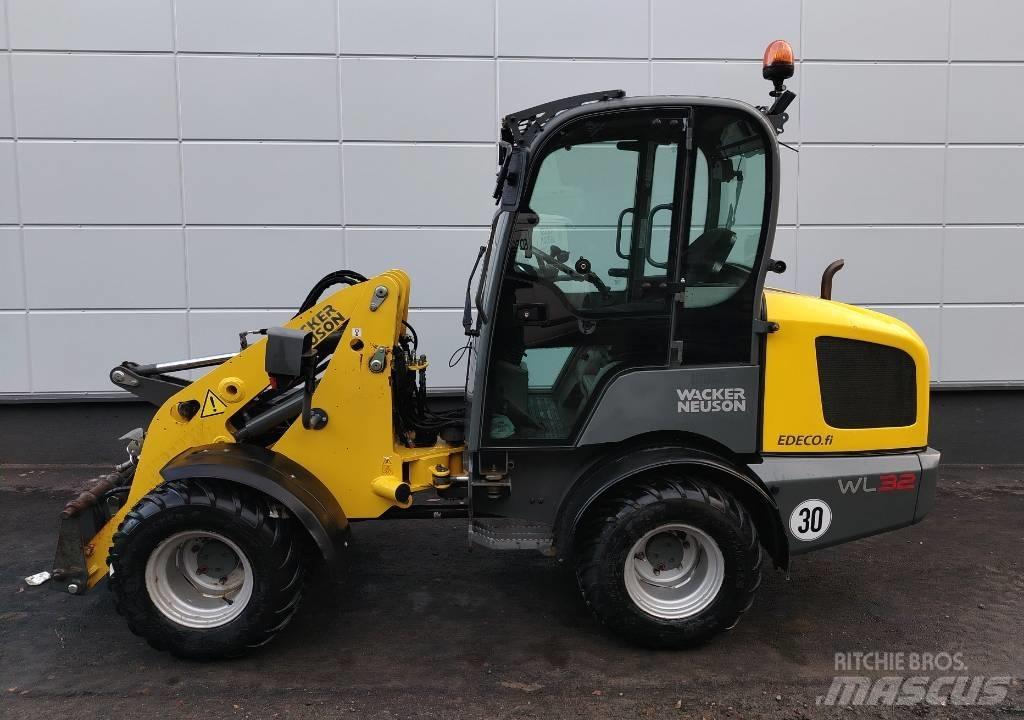 Wacker Neuson WL 32 Incarcator pe pneuri