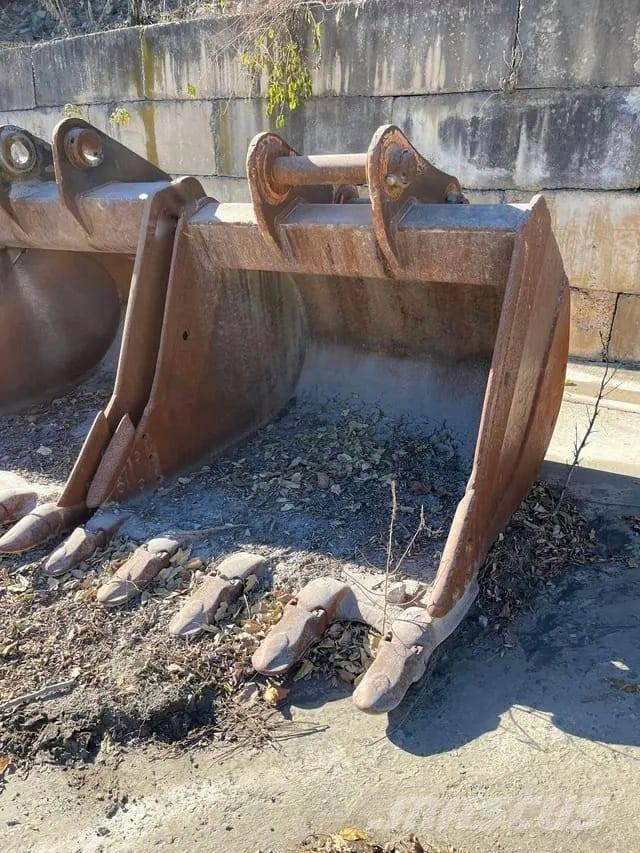 Komatsu PC 400 Excavatoare pe șenile
