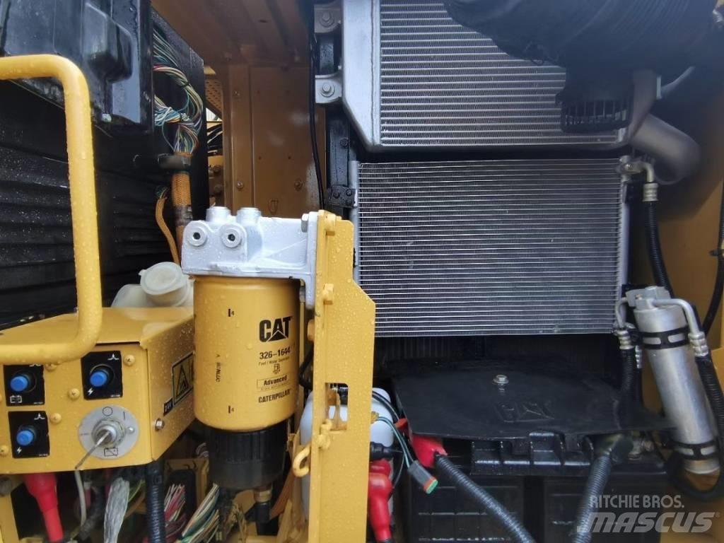CAT 313D2GC Excavatoare 7t - 12t