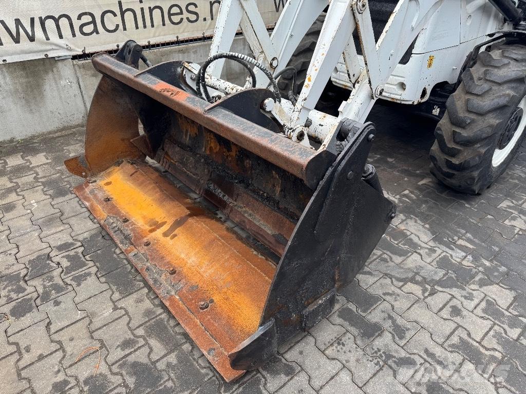 JCB 2 CX Buldoexcavatoare
