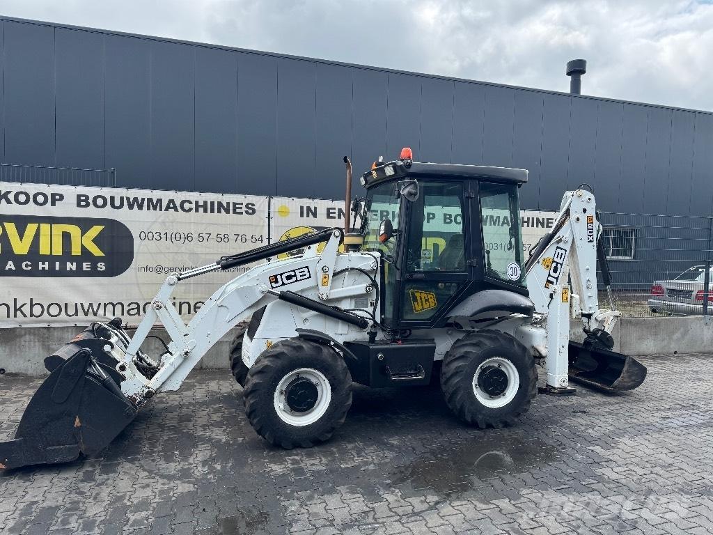 JCB 2 CX Buldoexcavatoare