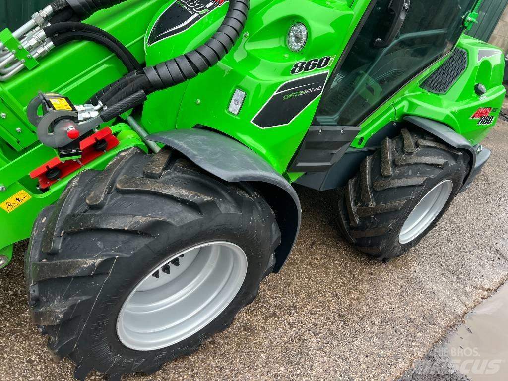 Avant 860 i Incarcator pe pneuri