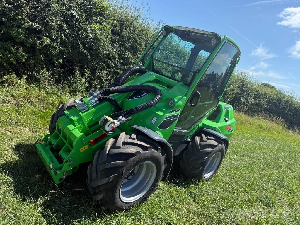 Avant 860 i Incarcator pe pneuri