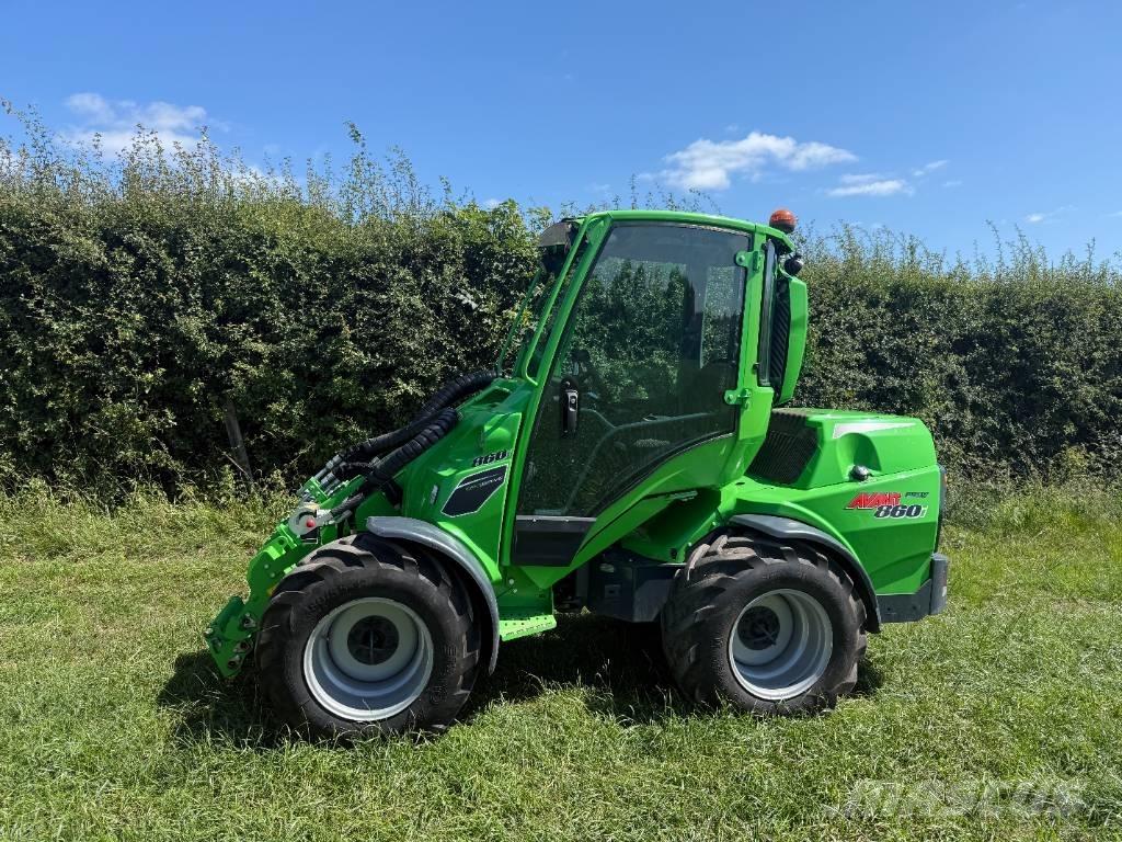 Avant 860 i Incarcator pe pneuri