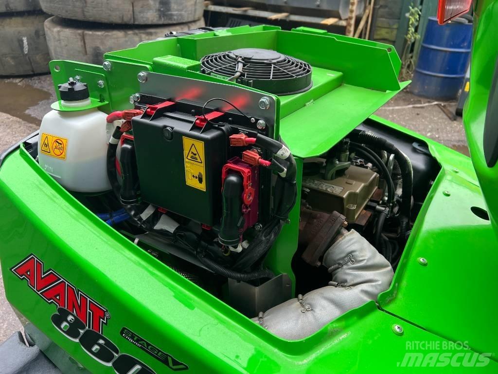 Avant 860 i Incarcator pe pneuri