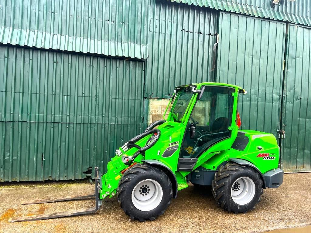 Avant 860 i Incarcator pe pneuri