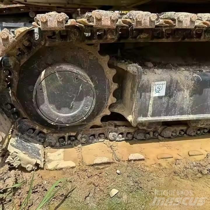 Komatsu PC70 Excavatoare pe șenile
