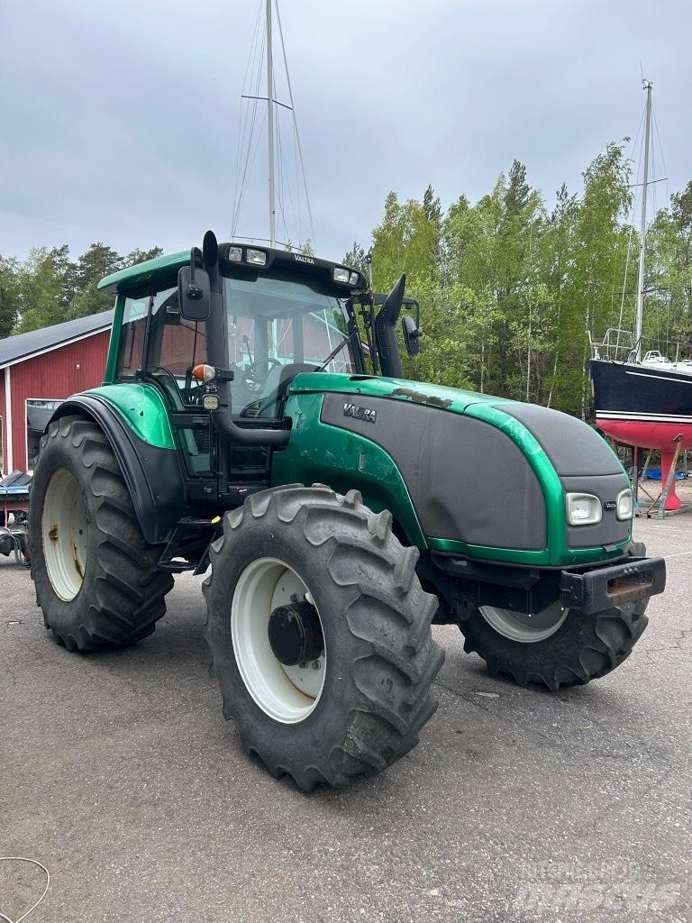 Valtra T 150 Tractoare
