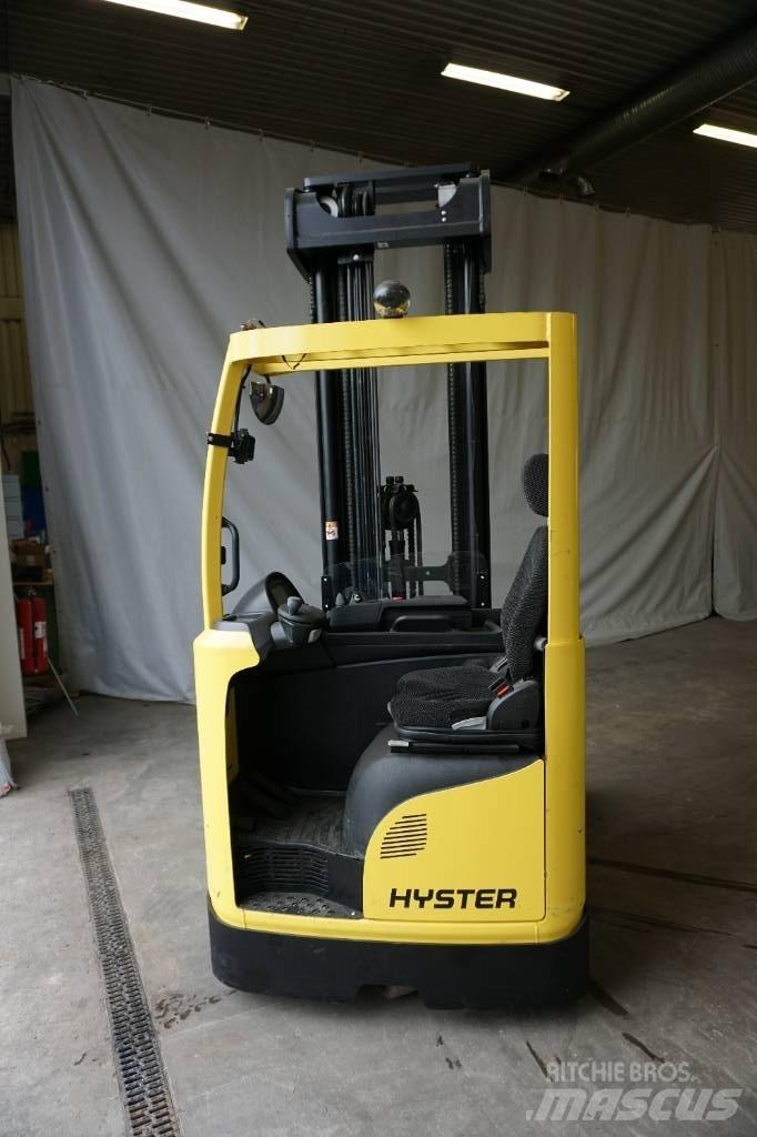 Hyster R1.4 Stivuitor cu catarg retractabil