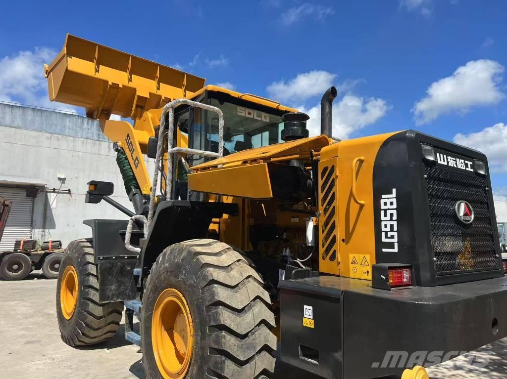 SDLG LG 958 L Incarcator pe pneuri