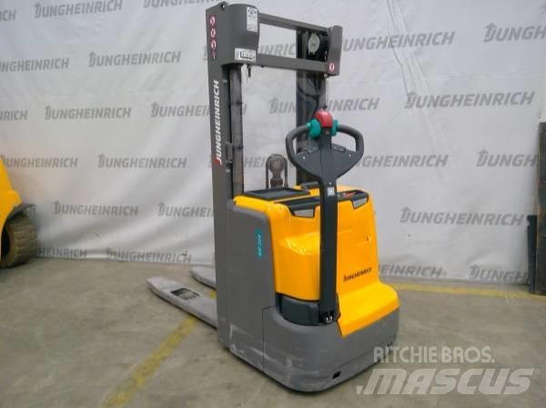 Jungheinrich EJC 214 Transpaleta manuala