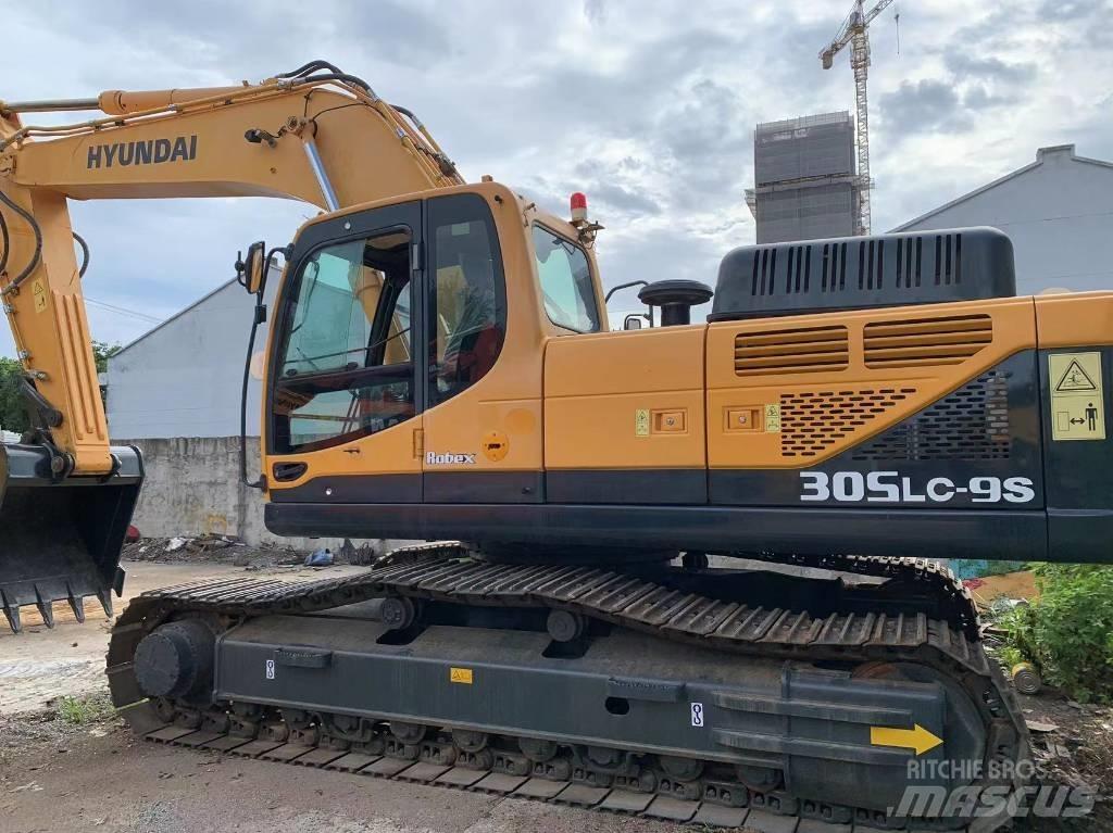 Hyundai 305 Excavatoare pe șenile
