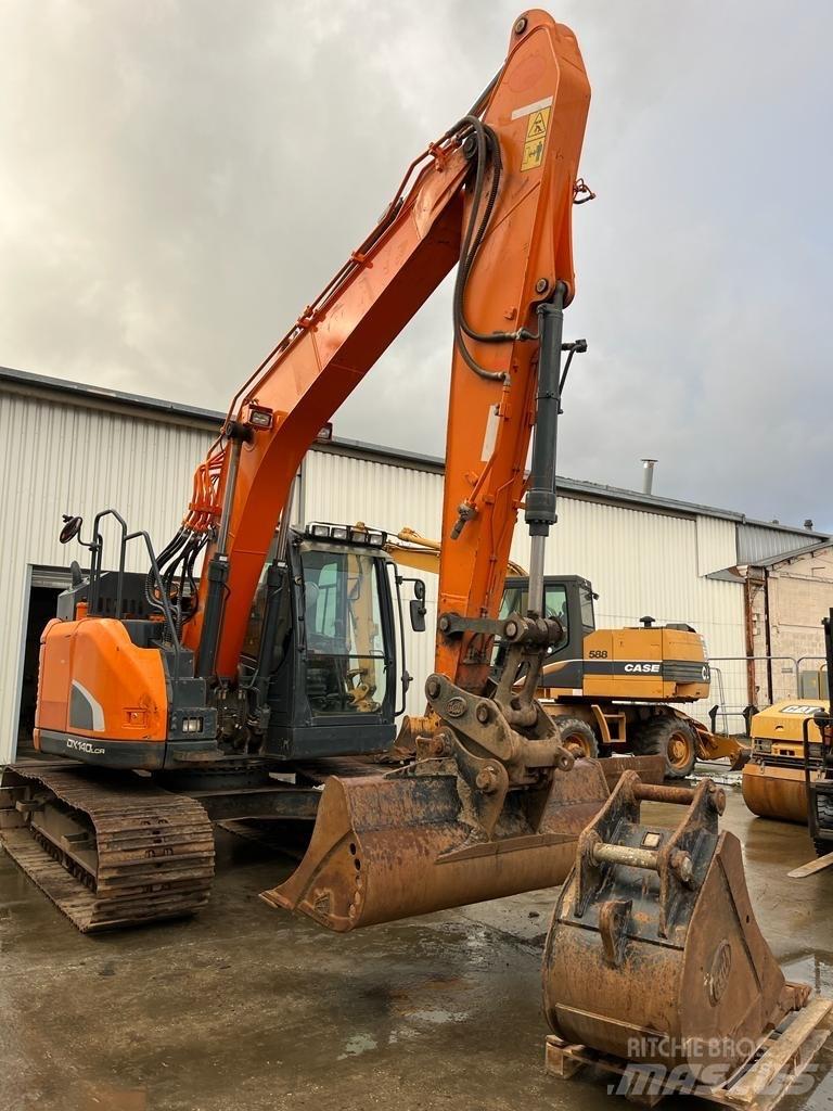 Doosan DX140 LCR Excavatoare pe șenile
