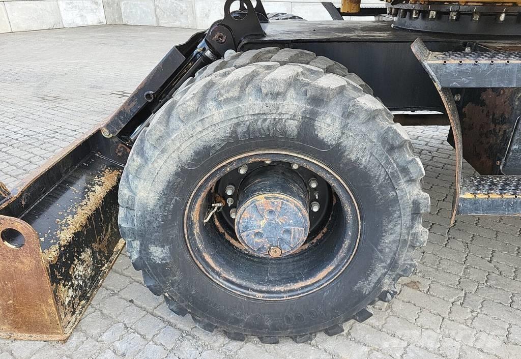 CAT M313 D Excavatoare cu roti